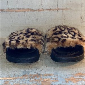 Steve Madden slippers